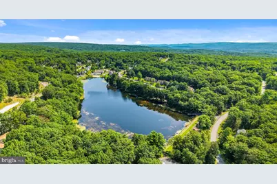5218 E Woodbridge Drive, Bushkill, PA 18324 - Photo 32