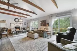 106 Cabin Ct, Milford, PA 18337 - Photo 2