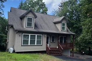 111 Remuda Dr, Hawley, PA 18428 - Photo 2