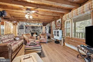 805 Blackbirch Ct, Hawley, PA 18428 - Photo 4
