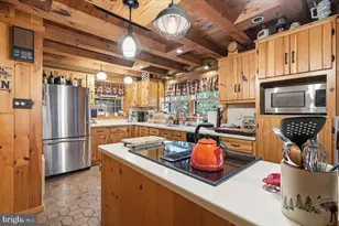 805 Blackbirch Ct, Hawley, PA 18428 - Photo 6