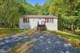 521 Starling Ct, Bushkill, PA 18324 - Photo 1