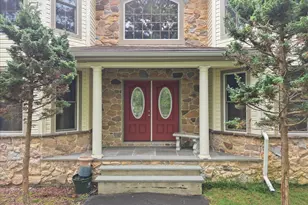 107 Gollum Ln, Bushkill, PA 18371 - Photo 4