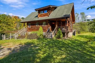 100 Meadowlark Ln, Greentown, PA 18426 - Photo 4