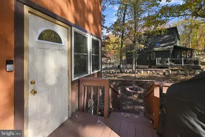 122 Dover Drive, Bushkill, PA 18324 - Photo 2