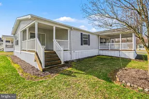 71 Meadowview Dr, New Bloomfield, PA 17068 - Photo 1