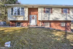 45 Allen Dr, Shermans Dale, PA 17090 - Photo 2