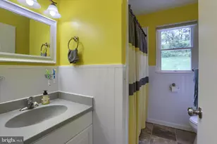 755 Green Hill Dr, Newport, PA 17074 - Photo 14