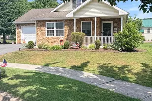 220 Patio Ct, New Bloomfield, PA 17068 - Photo 2