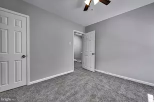 111 Fox St, Pottsville, PA 17901 - Photo 16