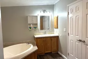 1015 W Race St, Pottsville, PA 17901 - Photo 14