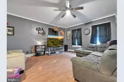 211 W Lincoln Avenue, Schuylkill Haven, PA 17972 - Photo 2