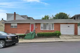 22 W Cherry St, Shenandoah, PA 17976 - Photo 2