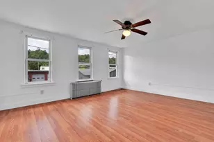 241 Peacock St, Pottsville, PA 17901 - Photo 12