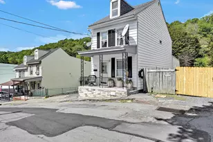 125 W Washington St, Shenandoah, PA 17976 - Photo 4