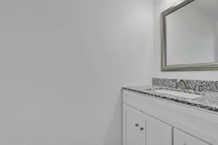 220 W High St, Frackville, PA 17931 - Photo 16