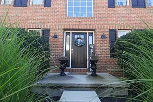 25 Tall Oaks Dr, Pottsville, PA 17901 - Photo 2