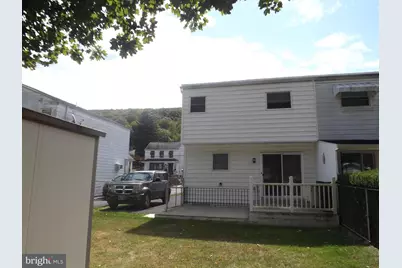 211 E Bacon Street, Pottsville, PA 17901 - Photo 6