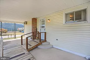 616 W Maple St, Valley View, PA 17983 - Photo 8