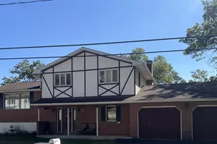 360 Ohio Ave, Shenandoah, PA 17976 - Photo 1