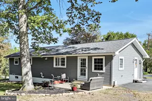 430 Mohave Dr, Auburn, PA 17922 - Photo 2