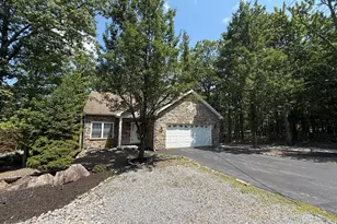 231 Country Club Dr, Hazleton, PA 18202 - Photo 8