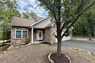 231 Country Club Dr, Hazleton, PA 18202 - Photo 6