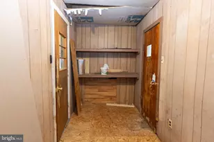 21 Park St, Pottsville, PA 17901 - Photo 14