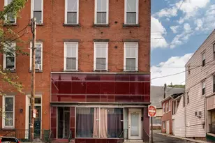 621 W Market St, Pottsville, PA 17901 - Photo 2