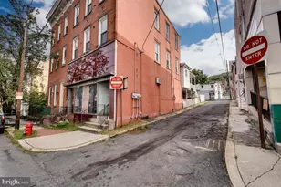 621 W Market St, Pottsville, PA 17901 - Photo 4