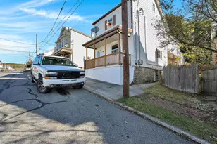 21 Market St, Tamaqua, PA 18252 - Photo 2