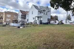 234 W Frack St, Frackville, PA 17931 - Photo 4