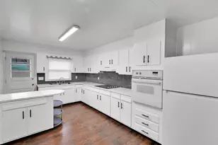 324 S Jardin St, Shenandoah, PA 17976 - Photo 10