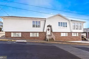 500 W Lloyd St, Shenandoah, PA 17976 - Photo 1