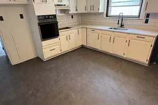 227 Florida Ave, Shenandoah, PA 17976 - Photo 6