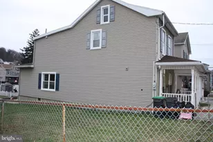 36 Chestnut St, Cressona, PA 17929 - Photo 2