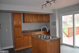 108 Cherry St, Saint Clair, PA 17970 - Photo 6