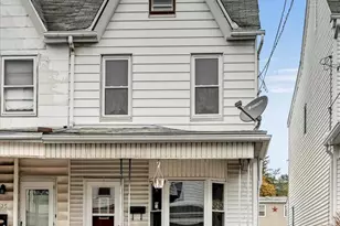 523 W Oak St, Frackville, PA 17931 - Photo 2