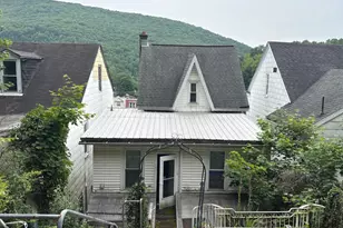 235 Chestnut St, Ashland, PA 17921 - Photo 2