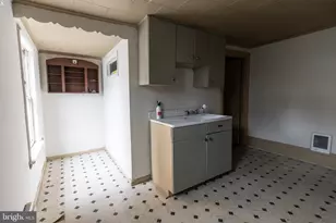 212 W Market St, Pottsville, PA 17901 - Photo 6