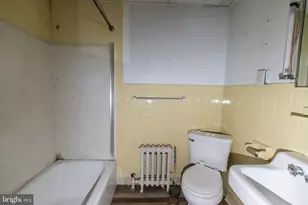 212 W Market St, Pottsville, PA 17901 - Photo 8