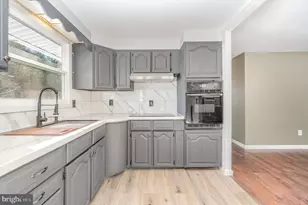 1011 E Main St, Hegins, PA 17938 - Photo 10