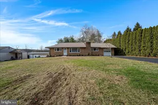 15 Earl Ave, Schuylkill Haven, PA 17972 - Photo 4