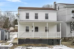 28 W Donaldson St, Tremont, PA 17981 - Photo 4