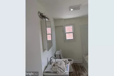 101 S 2nd Street #103, Saint Clair, PA 17970 - Photo 4