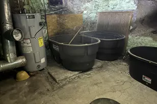 25 E Oak St, Shenandoah, PA 17976 - Photo 16