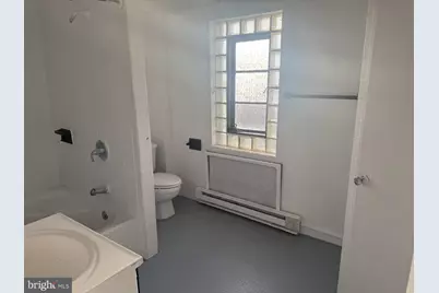 25 E Oak Street, Shenandoah, PA 17976 - Photo 10