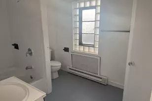 25 E Oak St, Shenandoah, PA 17976 - Photo 10