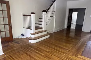 27 E Oak St, Shenandoah, PA 17976 - Photo 2