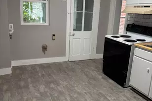 129 N White St, Shenandoah, PA 17976 - Photo 8